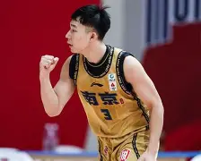 db真人网页版-赛地聚焦——葡超关键时刻热度飙升，阿斯顿维拉外线爆发，管理层满意，赛季目标并未改变